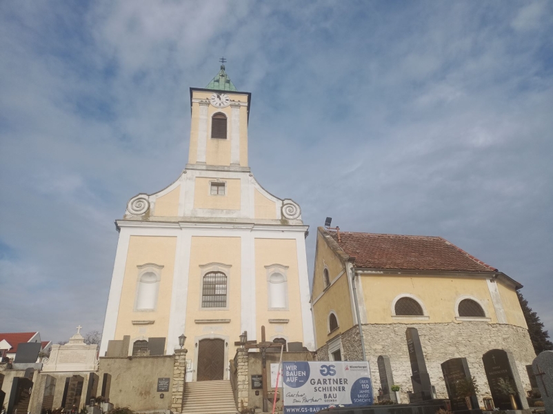 FriedhofspakelleKirche_Jois_mittel